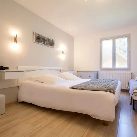 Logis Les Cedres Bleus 2*