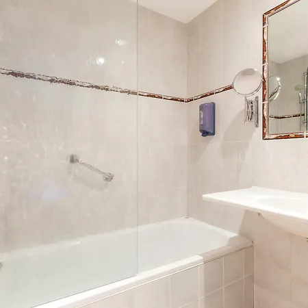 Logis Les Cedres Bleus 2*